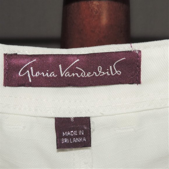 Gloria Vanderbilt white embroidered denim capri jeans - Picture 3 of 4